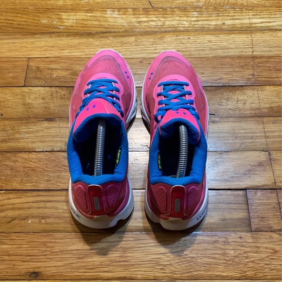 Under armour shoes - Picture 3 of 4